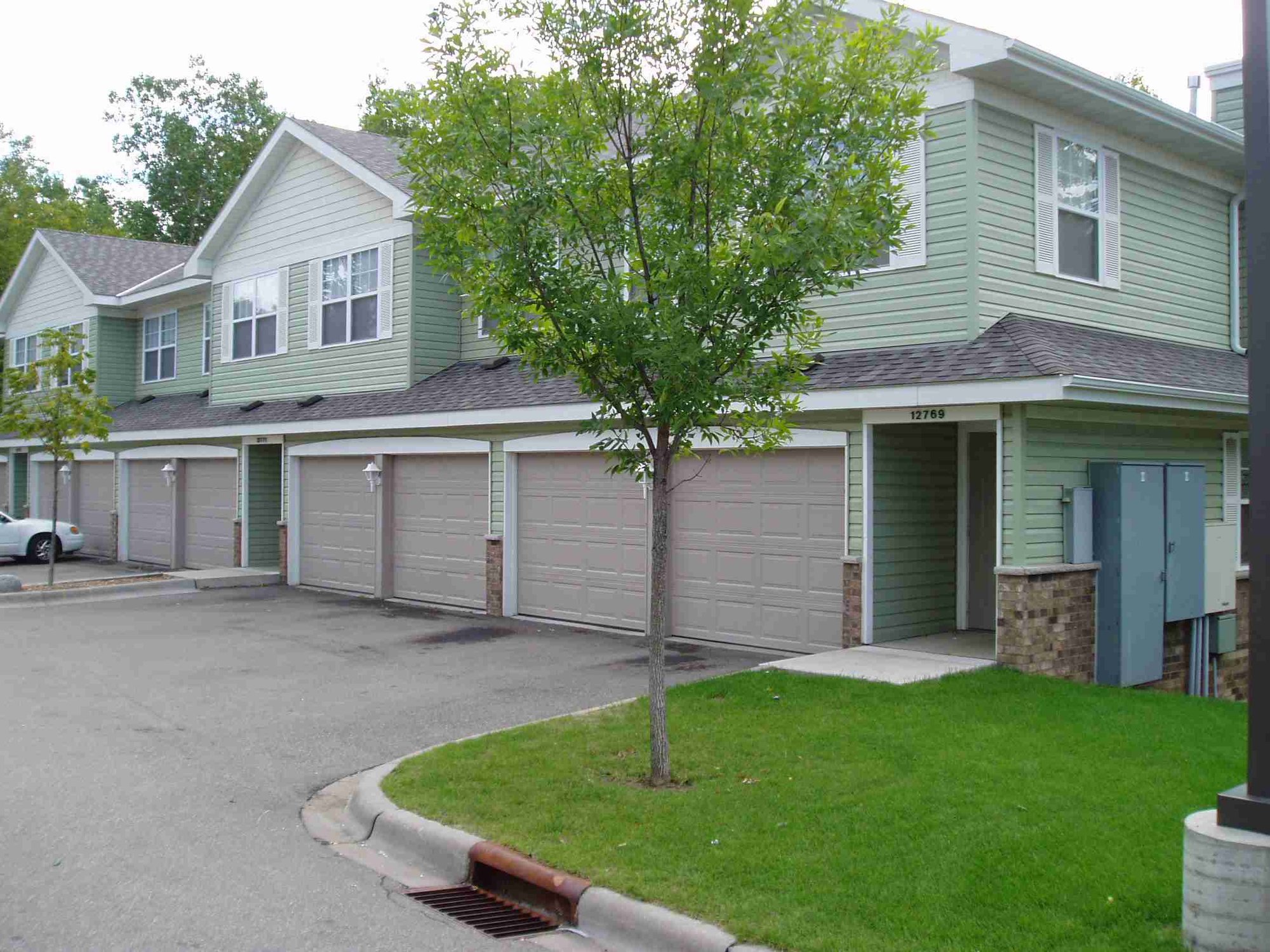 Exterior.garages