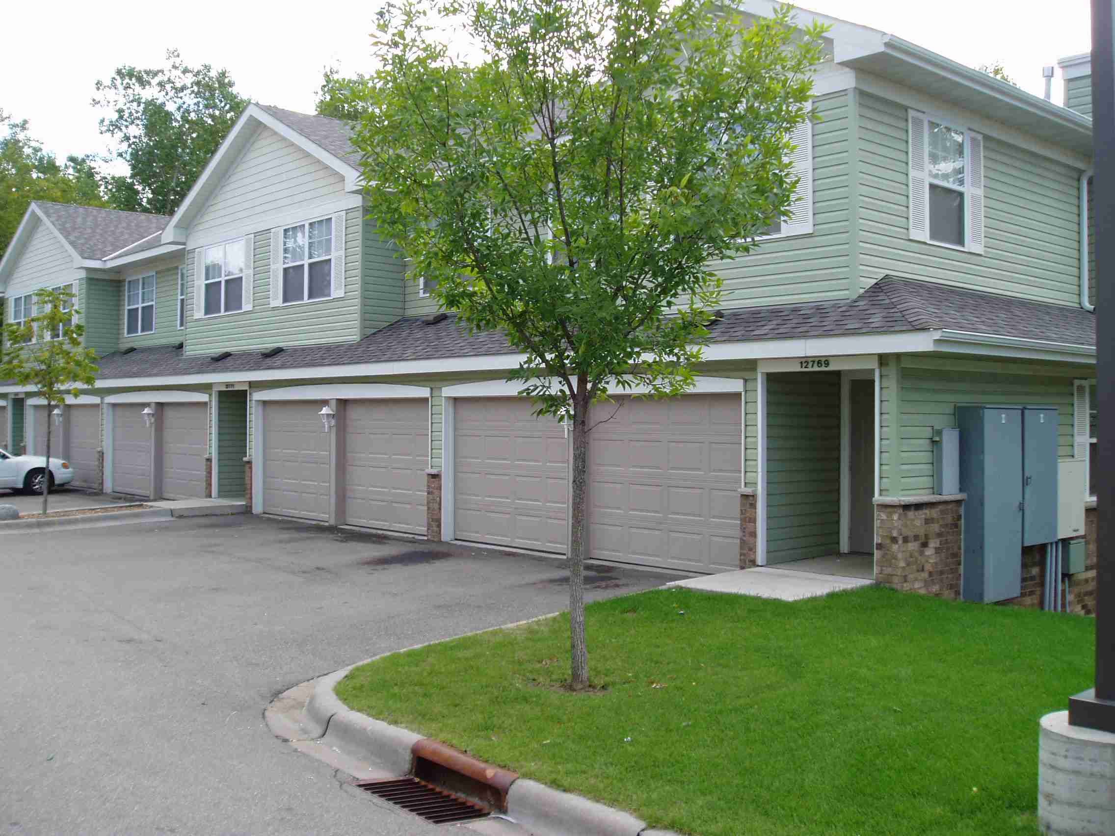 Exterior.garages