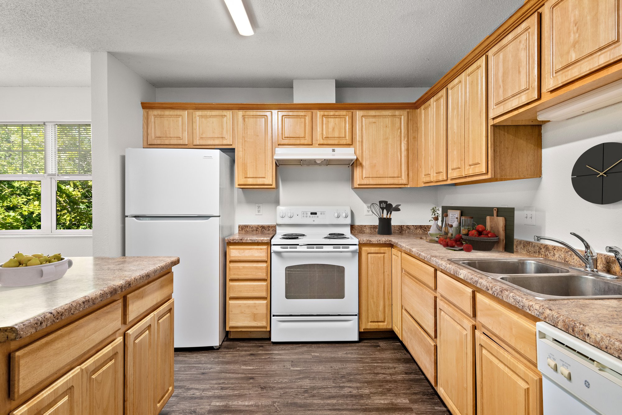 PV-MR 2 BR flat - kitchen 2