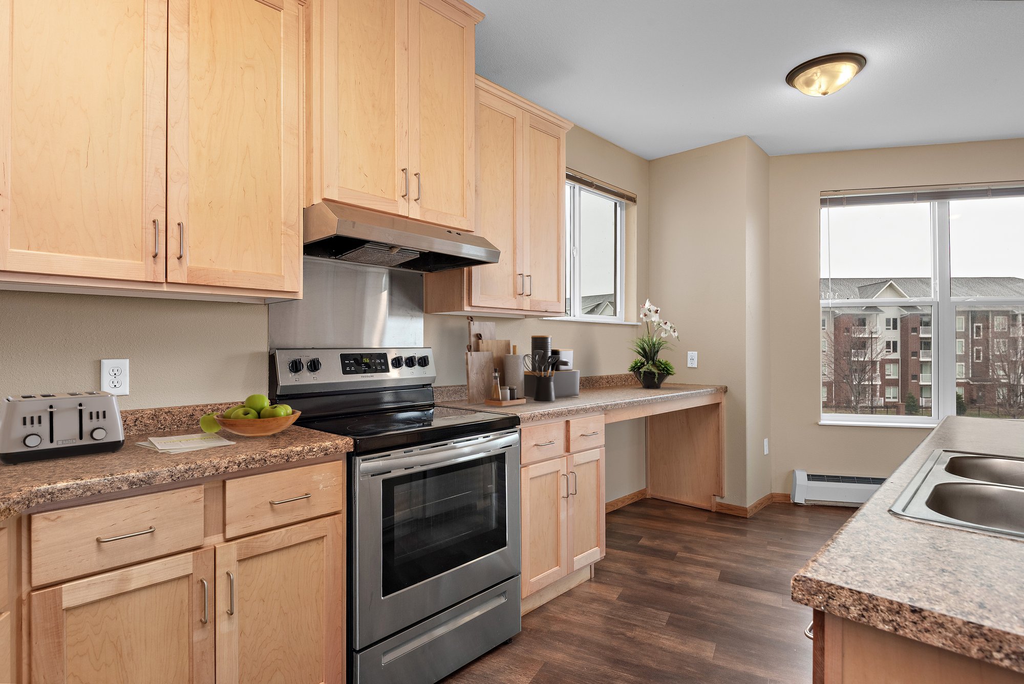 Bott 3 4 BR 2 BA kitchen 2 turret