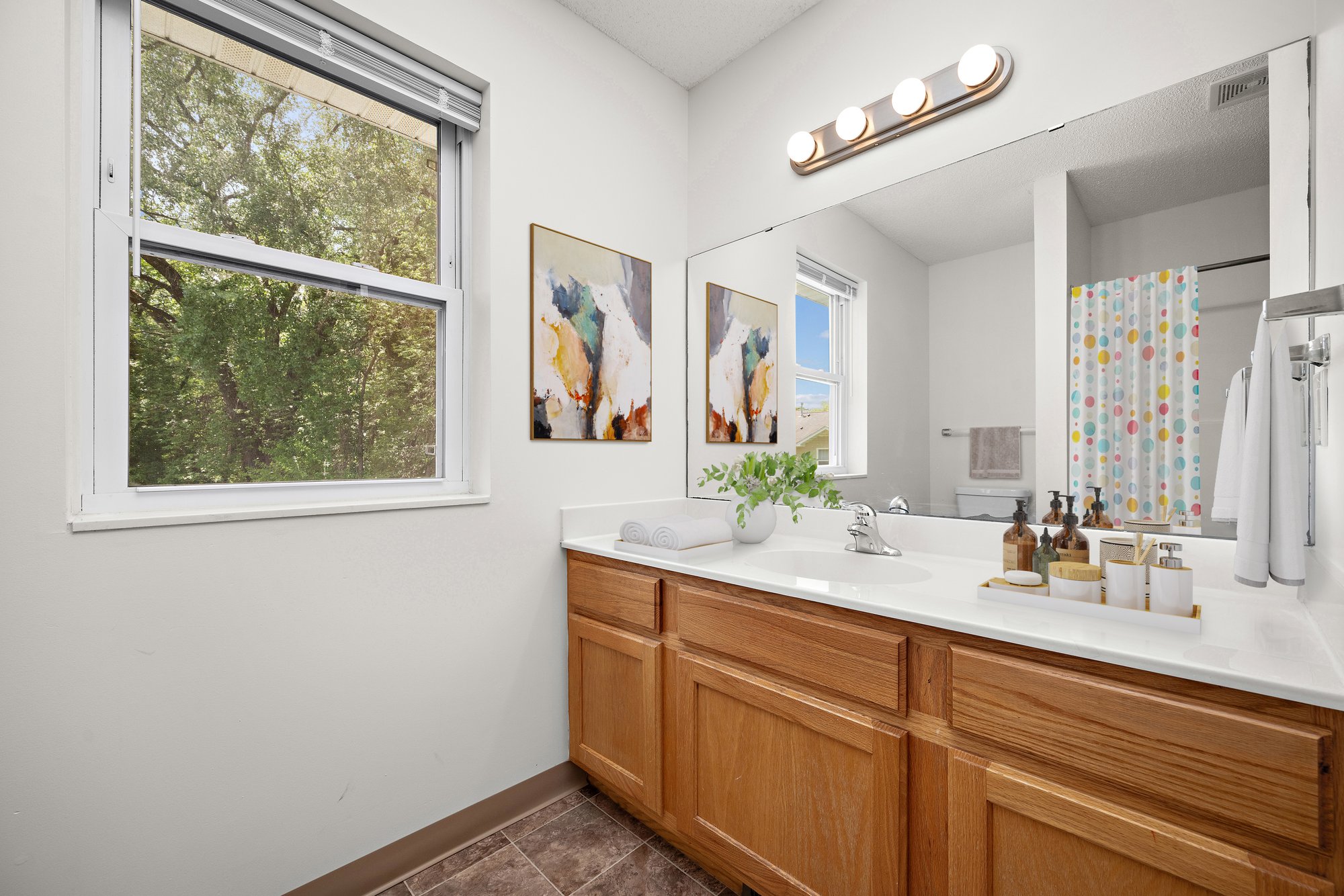EC 3 BR bath 2