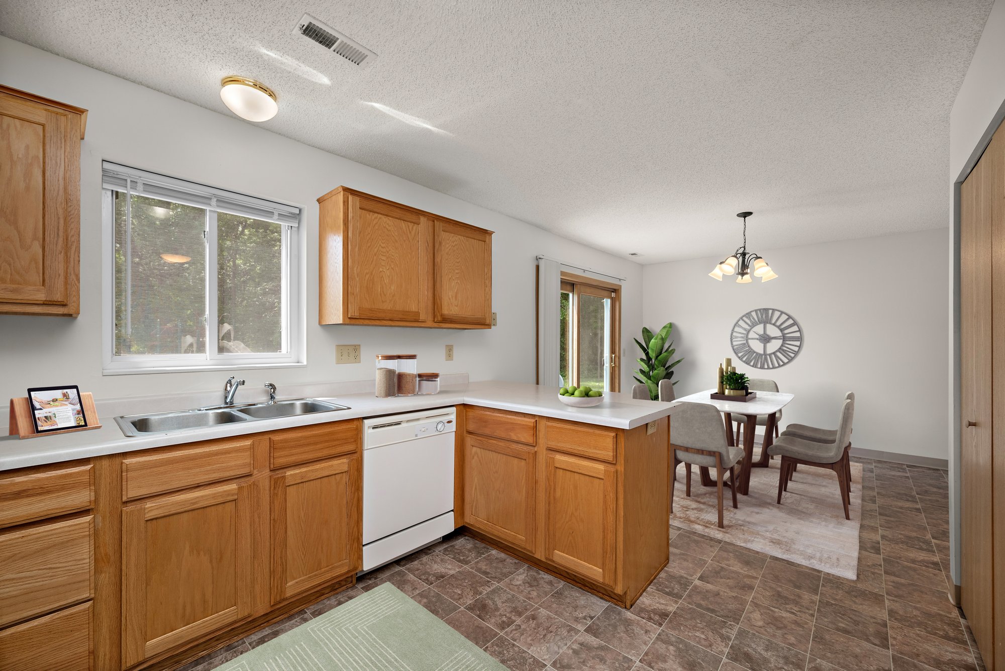 EC 3 BR kitch2