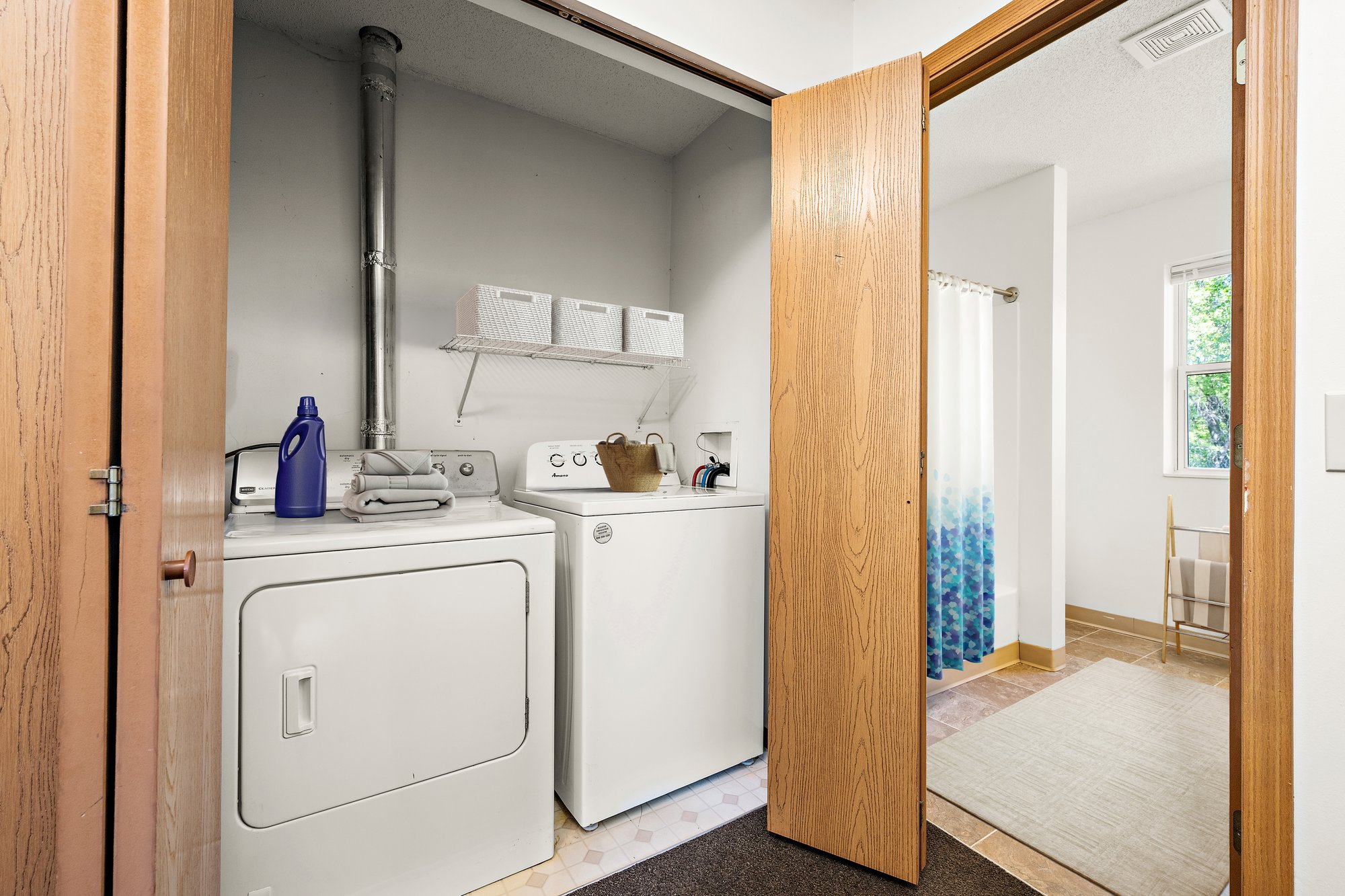 LS -  2 BR laundry
