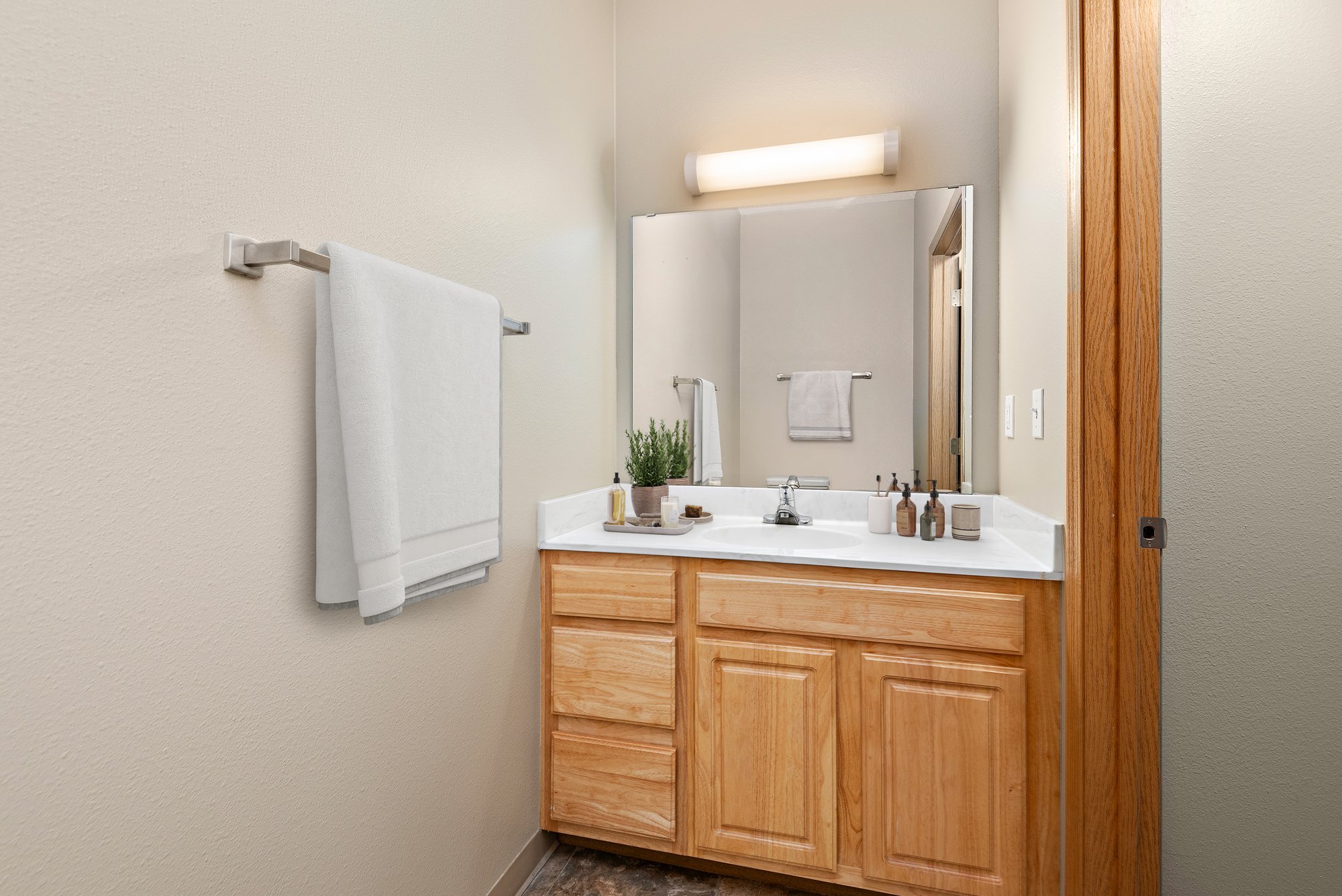 Maple Lakes 2 BR 1.5 BA - bath 2