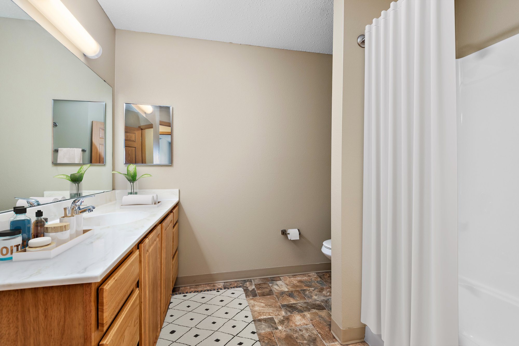Maple Lakes 2 BR 1.5 BA - bath
