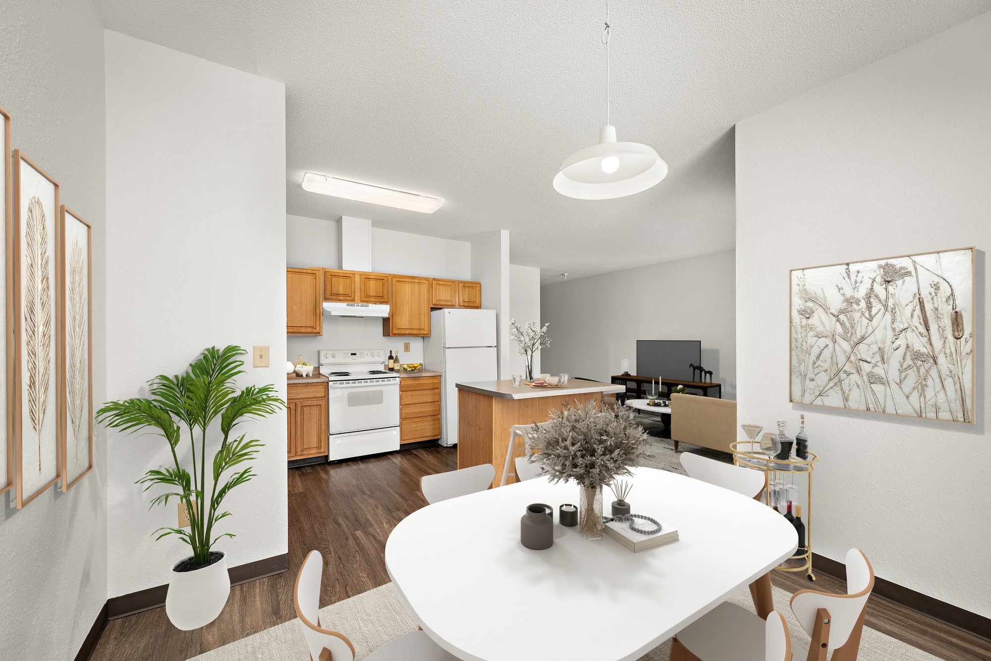 Pondview 3 BR 1.5 BA dining
