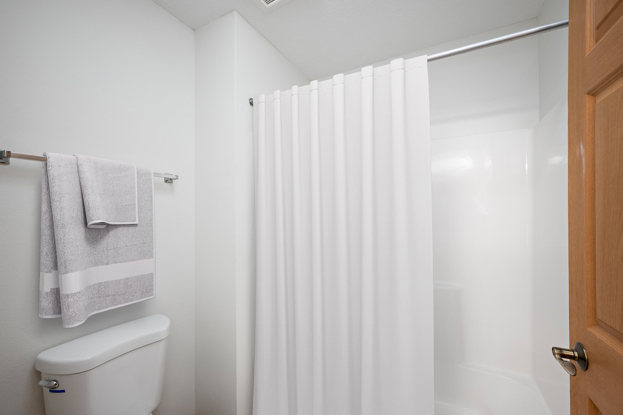 Sienna 2 BR 1.5 BA bath 3