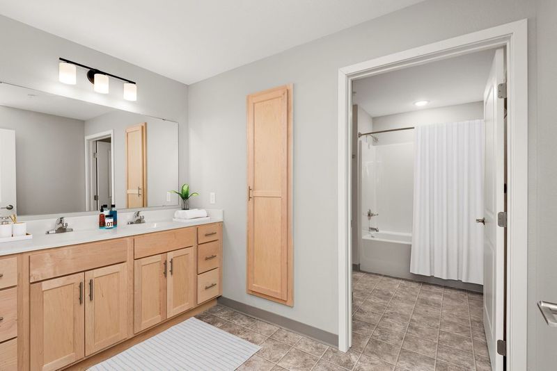 Tessman 4 BR 2 BA bath