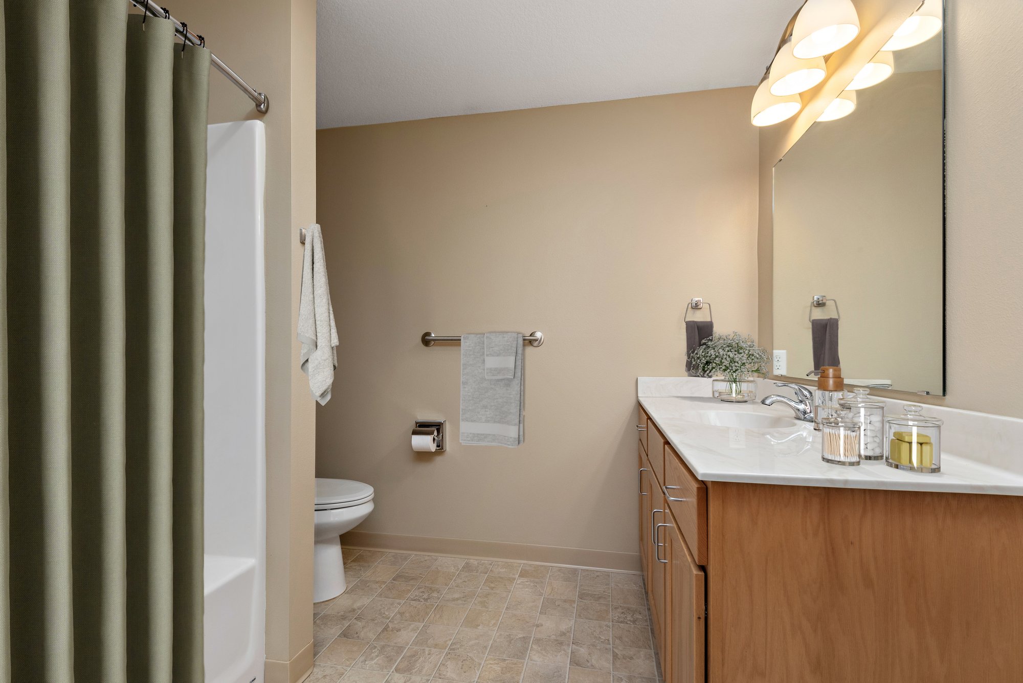 3 BR 2 floor CR 2 Bath 2