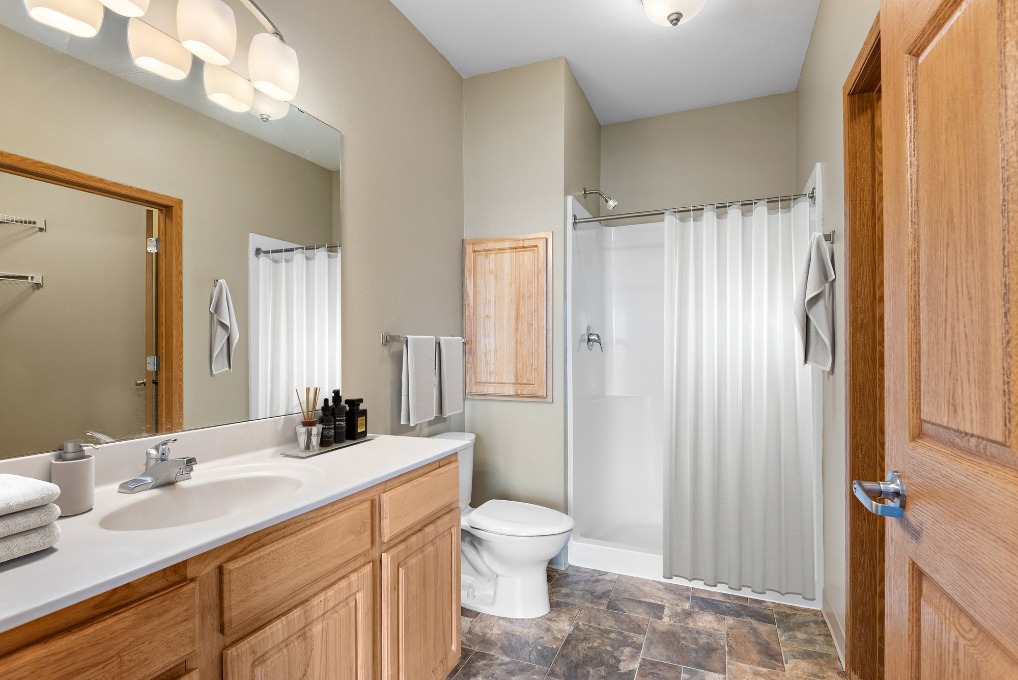 The Ridge 3 BR corner bath 2