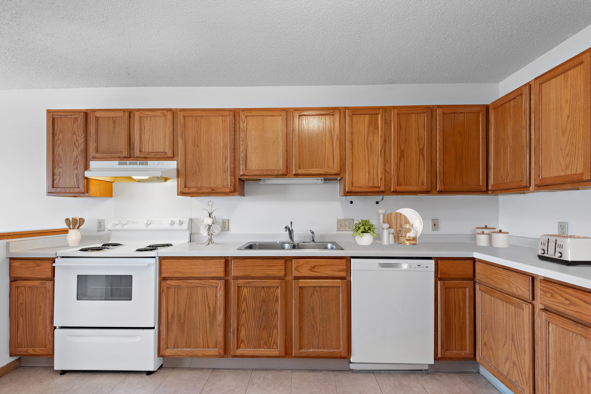Wy 2 - 2 BR 1 BA kitch