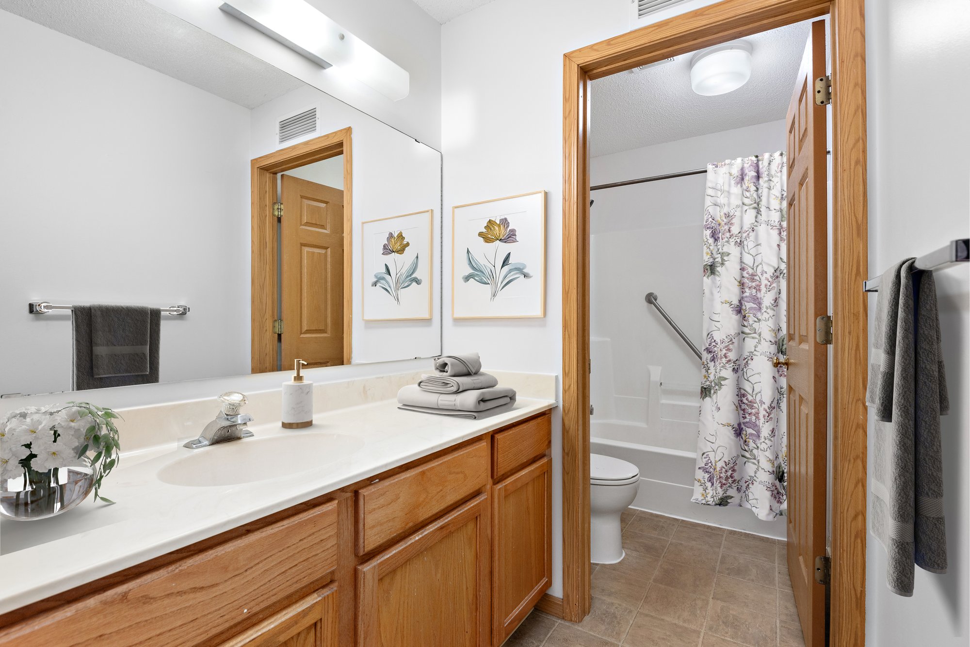 Wy 2 - 3 BR 1.5 BA - bath