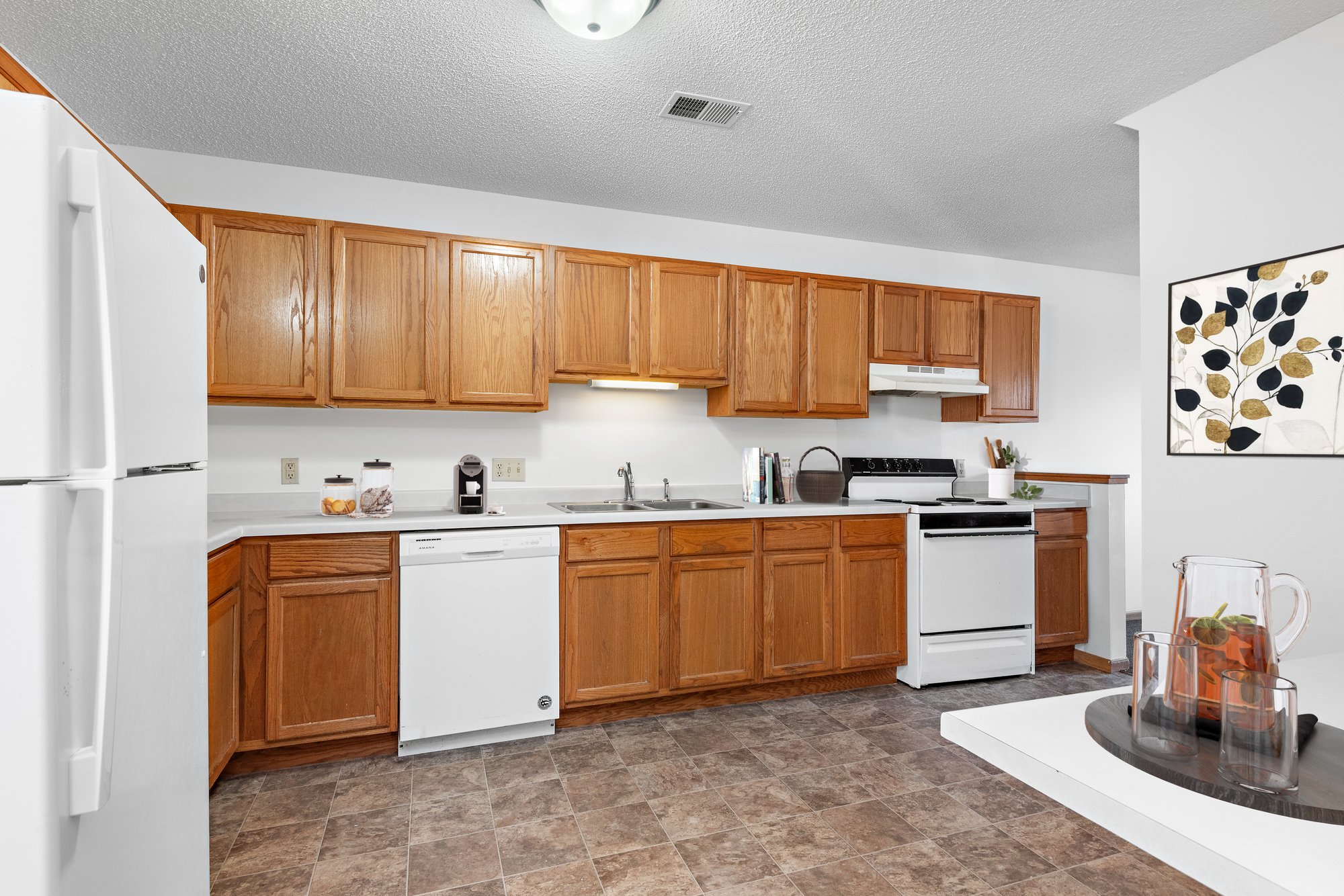 Wy 2 - 3 BR 1.5 BA - kitchen